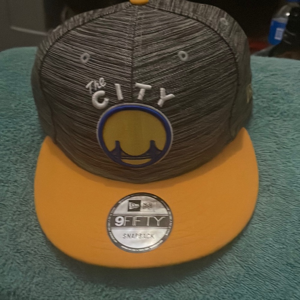 Golden State Warriors adjustable fit hat. 9fifty SnapBack. Never worn.